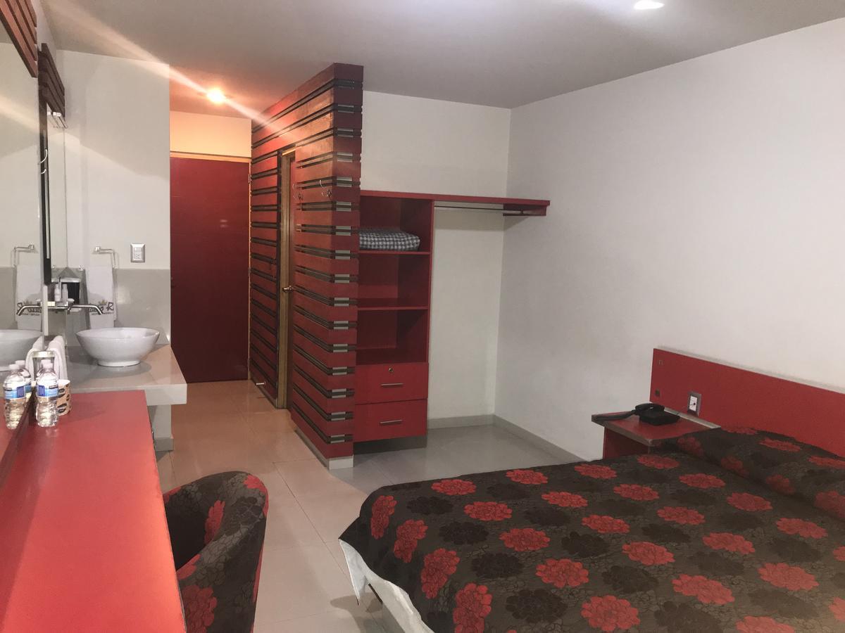 Palacio Rojo Hotel Familiar Morelia Bagian luar foto